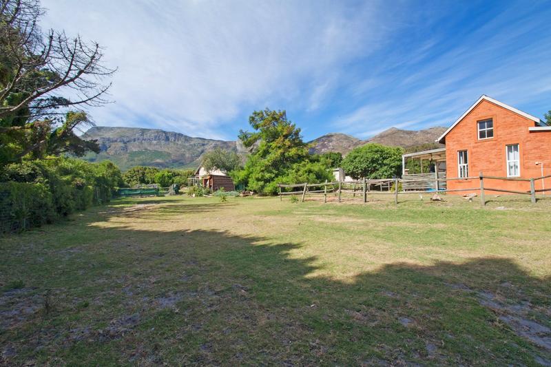 4 Bedroom Property for Sale in Meadowsteads Western Cape